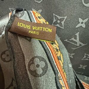 Louis Vuitton extra large Silk ,Gray and Orange Monogram Scarf,New